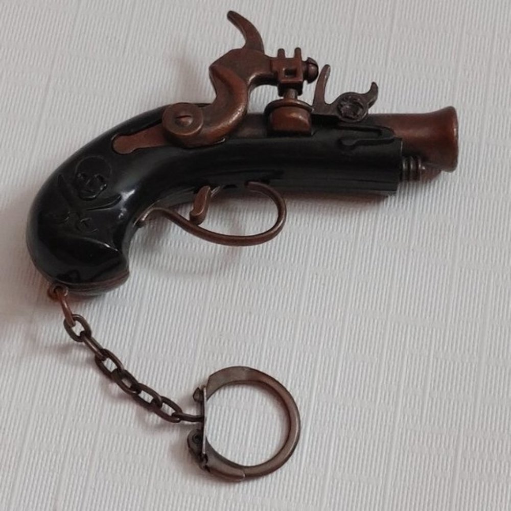 VINTAGE PIRAT PIRATE Revolver cap gun miniature old vintage keychain